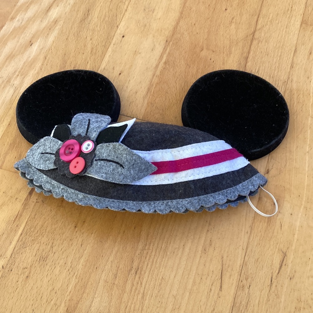Disney hat - Picture 2 of 10